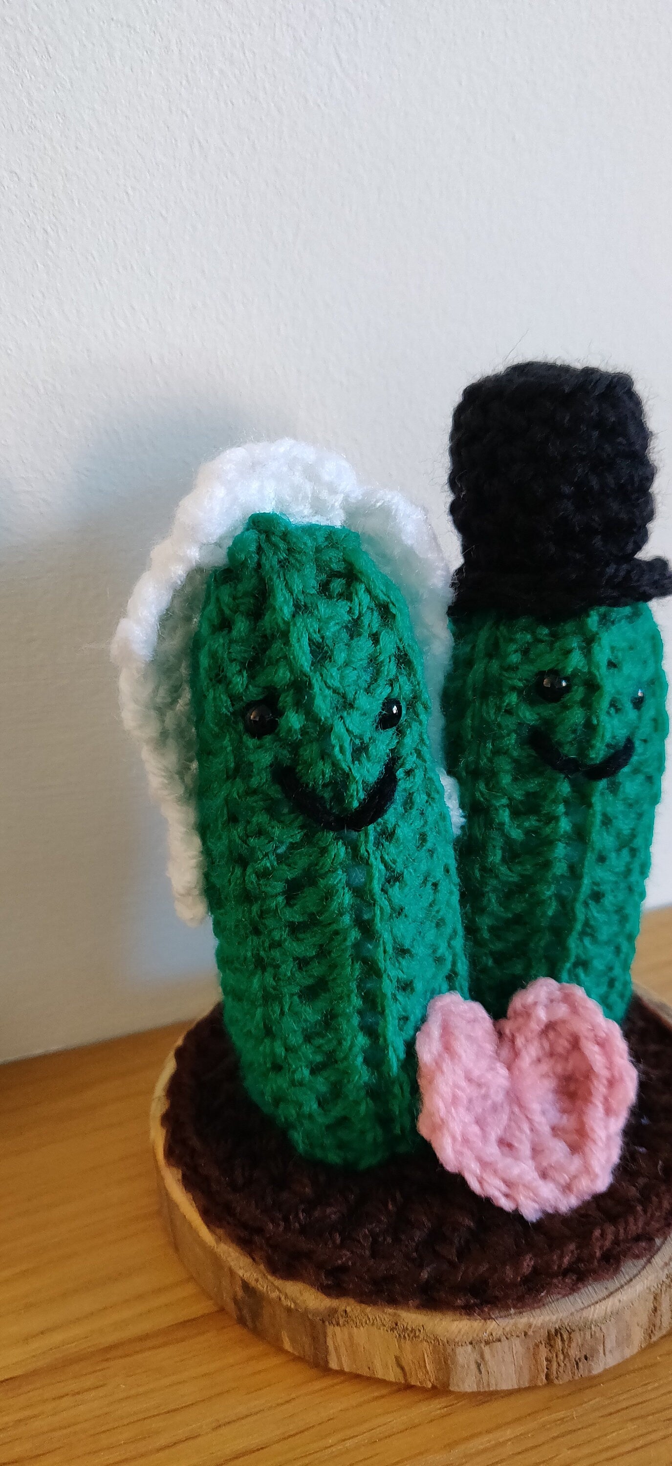 Crochet Cactuses Wedding Gift, Unique Wedding Decorations, Bride and Groom Wedding cake Topper, Wedding Present for Couple, Bride and Groom