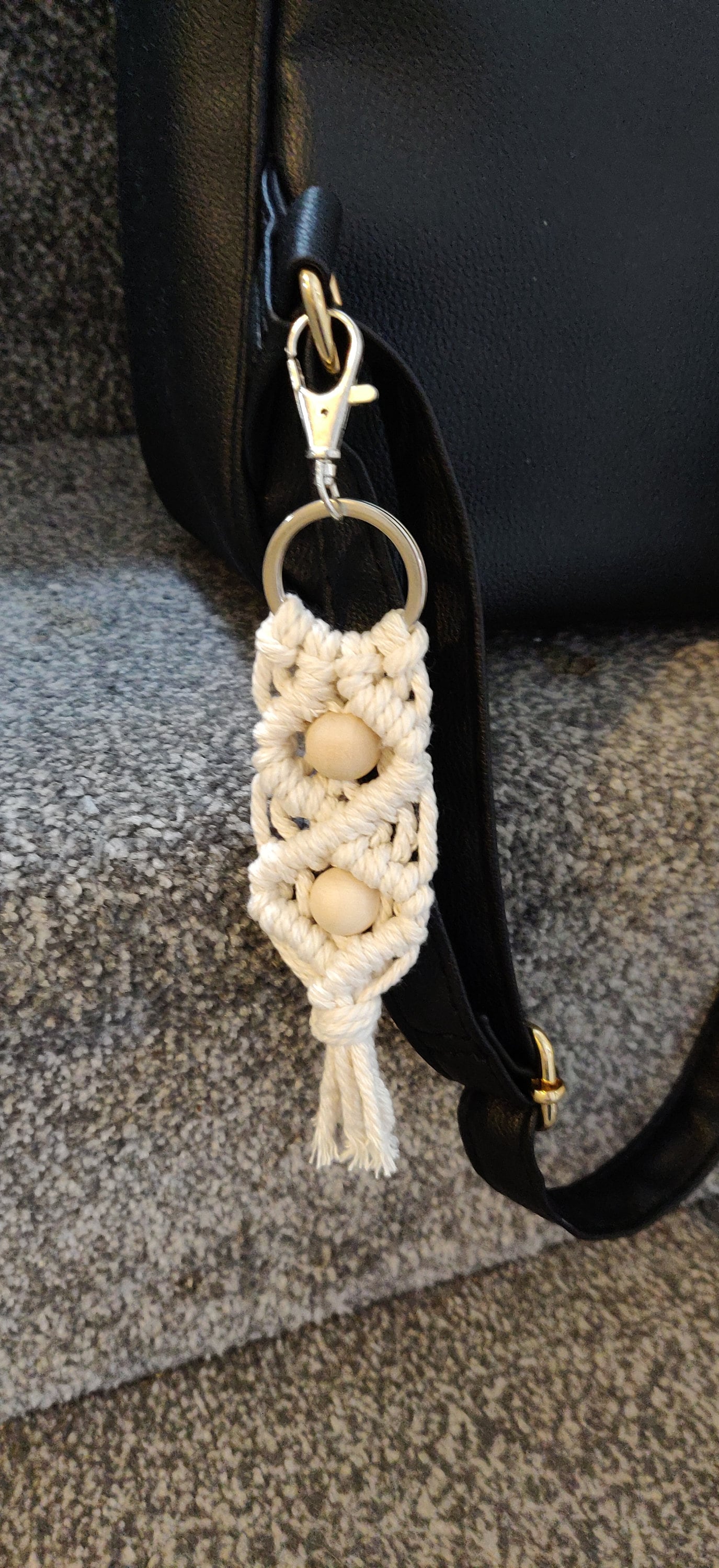 Cream Macrame Keyring, Beaded Keychain, Bag Accessories, Birthday Gift for her, Car Key Accessories, Boho Keyring, Handmade Macrame Gift