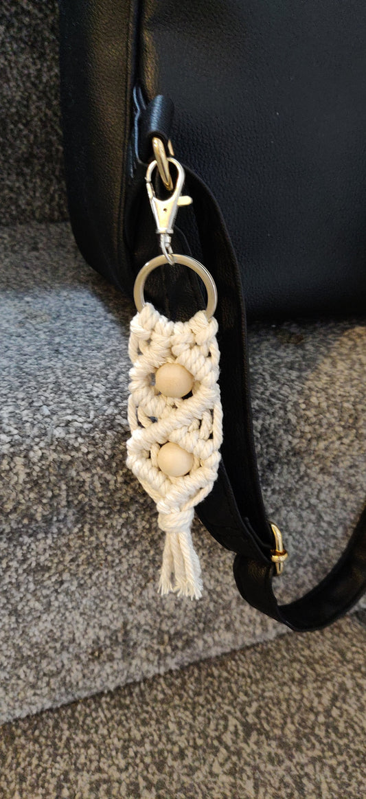 Cream Macrame Keyring, Beaded Keychain, Bag Accessories, Birthday Gift for her, Car Key Accessories, Boho Keyring, Handmade Macrame Gift