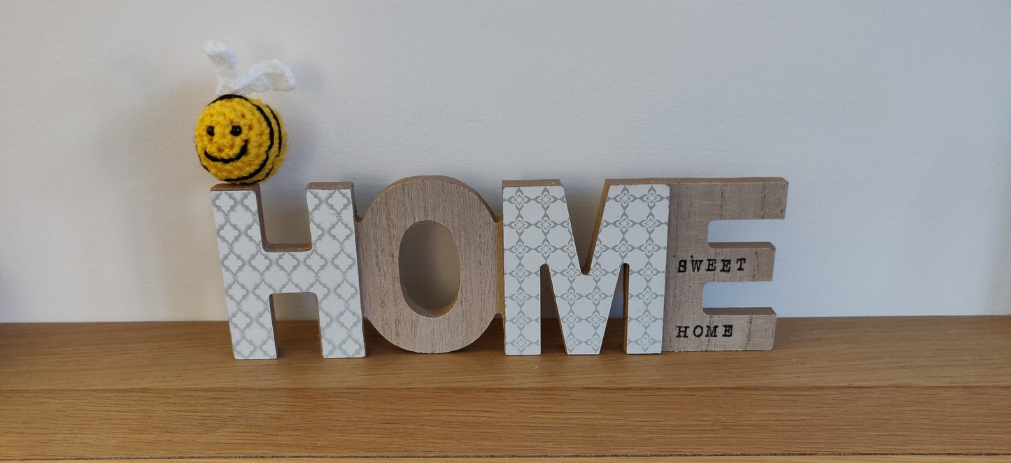 Wooden Home Sweet Home Sign, Freestanding Sign for Shelf, Crochet Bee Pun Sign, Patterned Cosy Core Decoration, Housewarming, New Home Gift