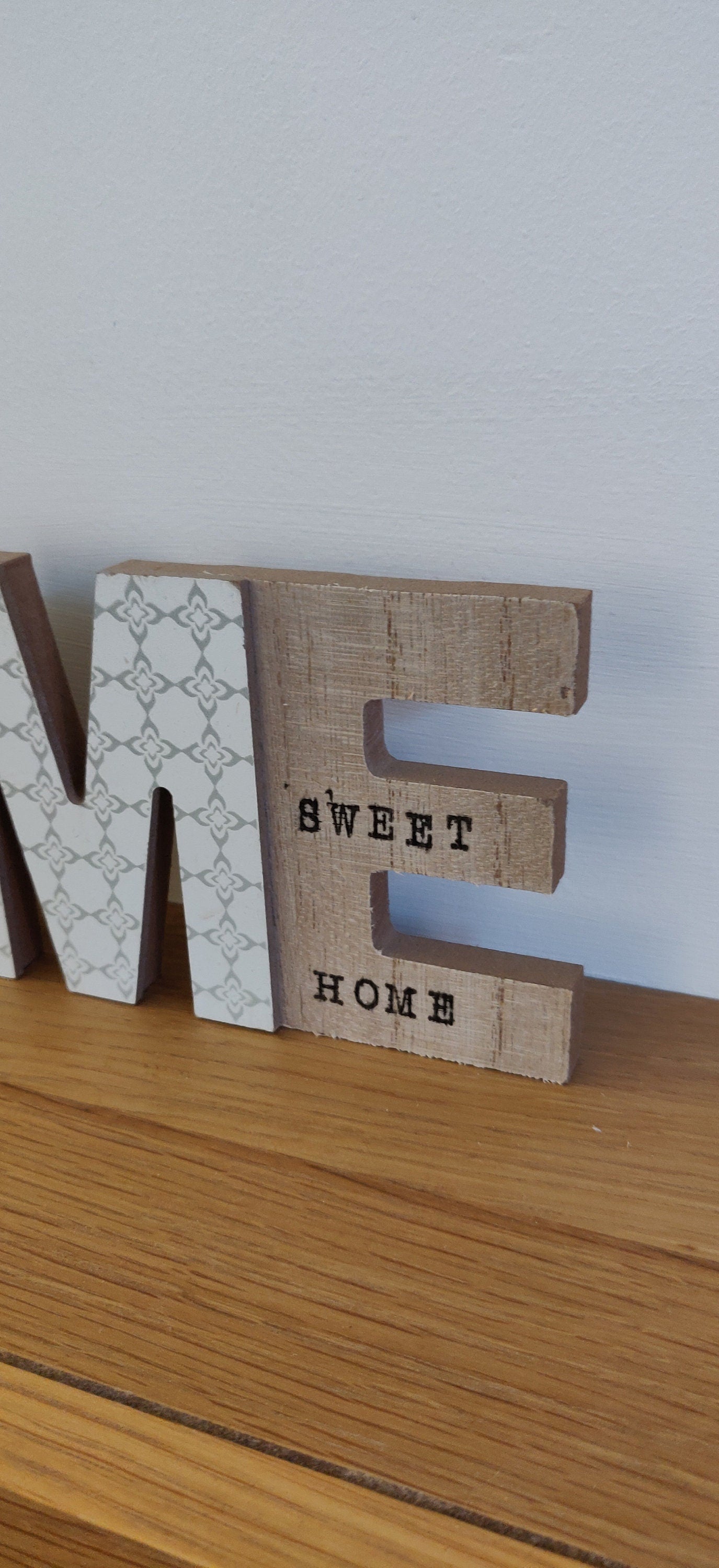 Wooden Home Sweet Home Sign, Freestanding Sign for Shelf, Crochet Bee Pun Sign, Patterned Cosy Core Decoration, Housewarming, New Home Gift