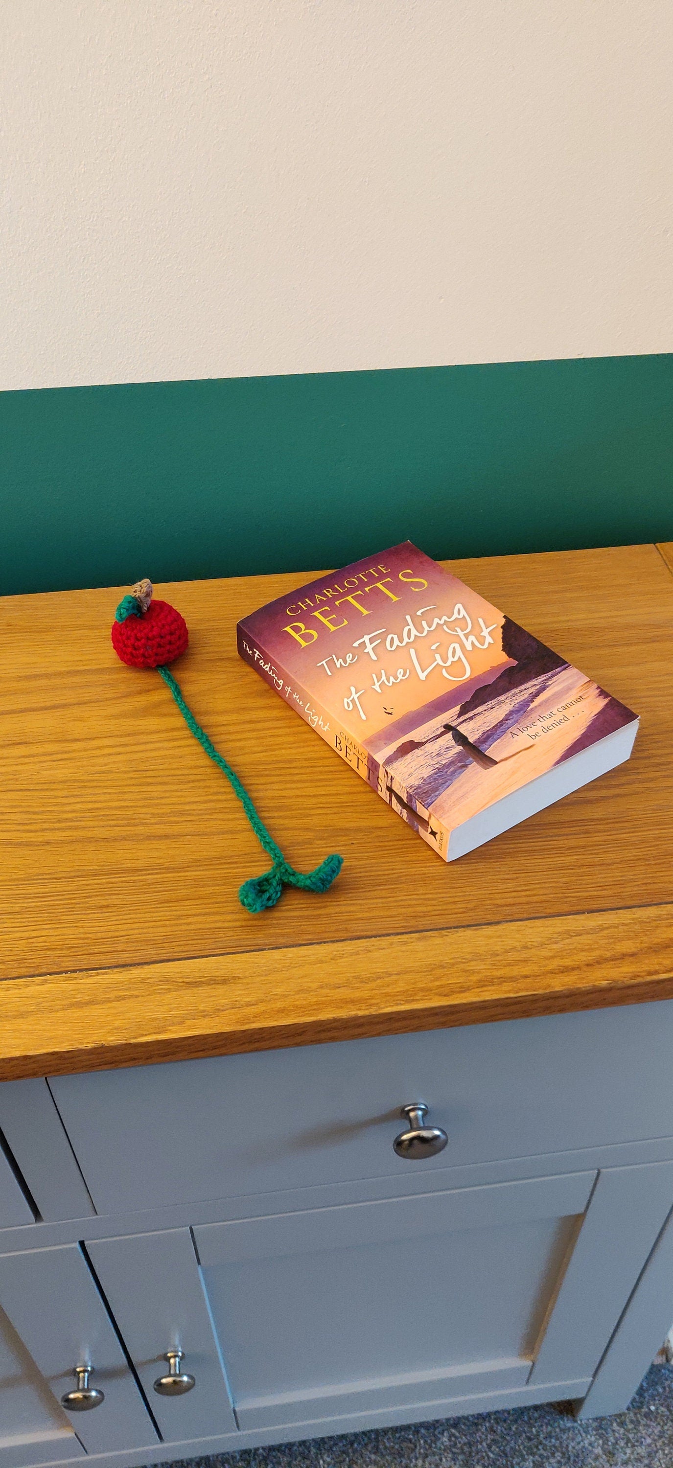 Teacher Bookmark, Apple Teacher Gift, End of Term Gift, Thanks for Helping me Grow, TA Gift, Crochet Book Marker, Thank You Teacher Apple