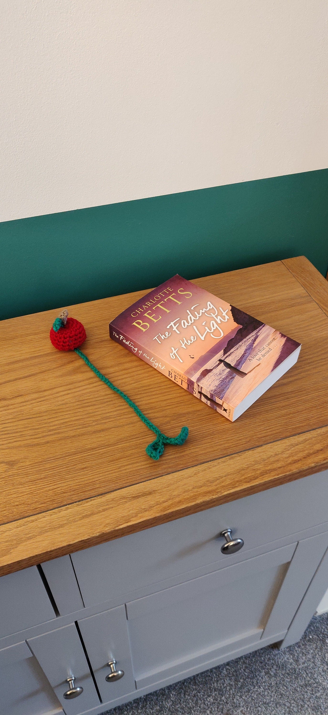 Teacher Bookmark, Apple Teacher Gift, End of Term Gift, Thanks for Helping me Grow, TA Gift, Crochet Book Marker, Thank You Teacher Apple