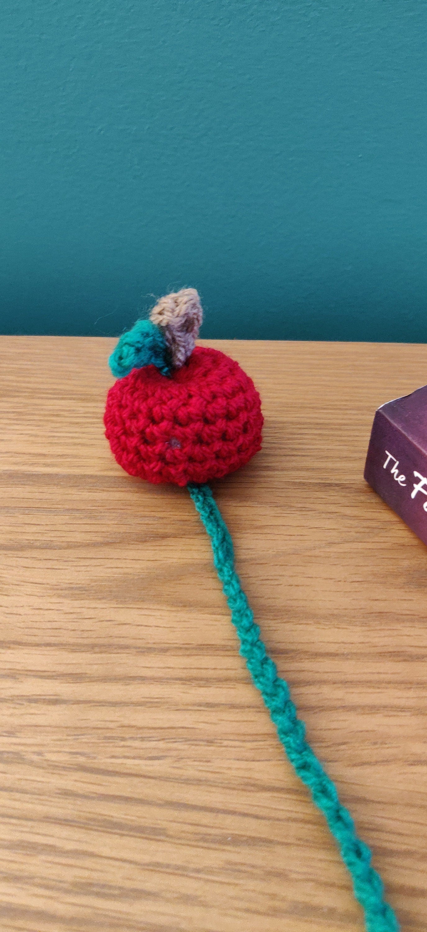 Teacher Bookmark, Apple Teacher Gift, End of Term Gift, Thanks for Helping me Grow, TA Gift, Crochet Book Marker, Thank You Teacher Apple