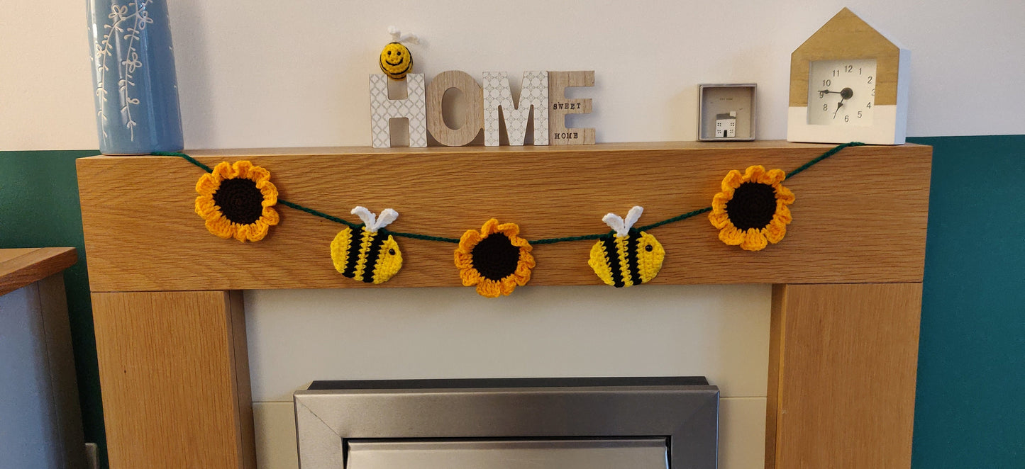 Crochet Sunflower and Bumblebee Garland, Summer Bunting (120cm)
