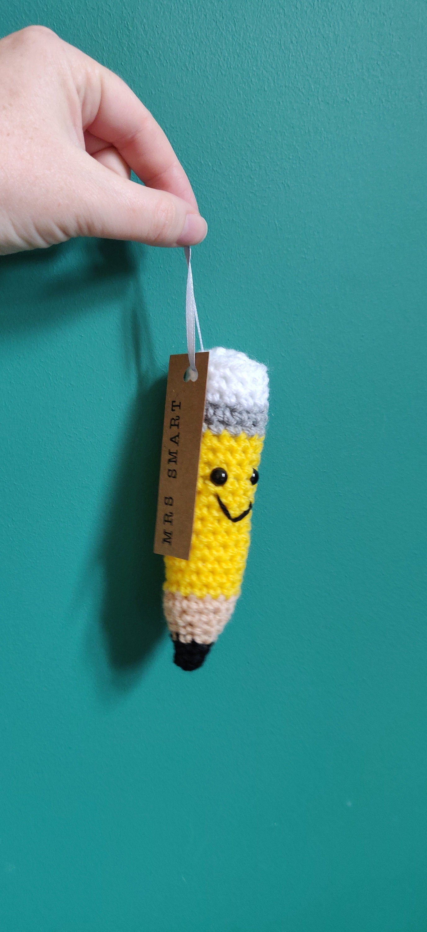 Crochet Pencil Teacher Gift, Writing Gift, Yellow Pencil with Personalized Gift tag, End of Term Gift, Tutor, First day of School Gift