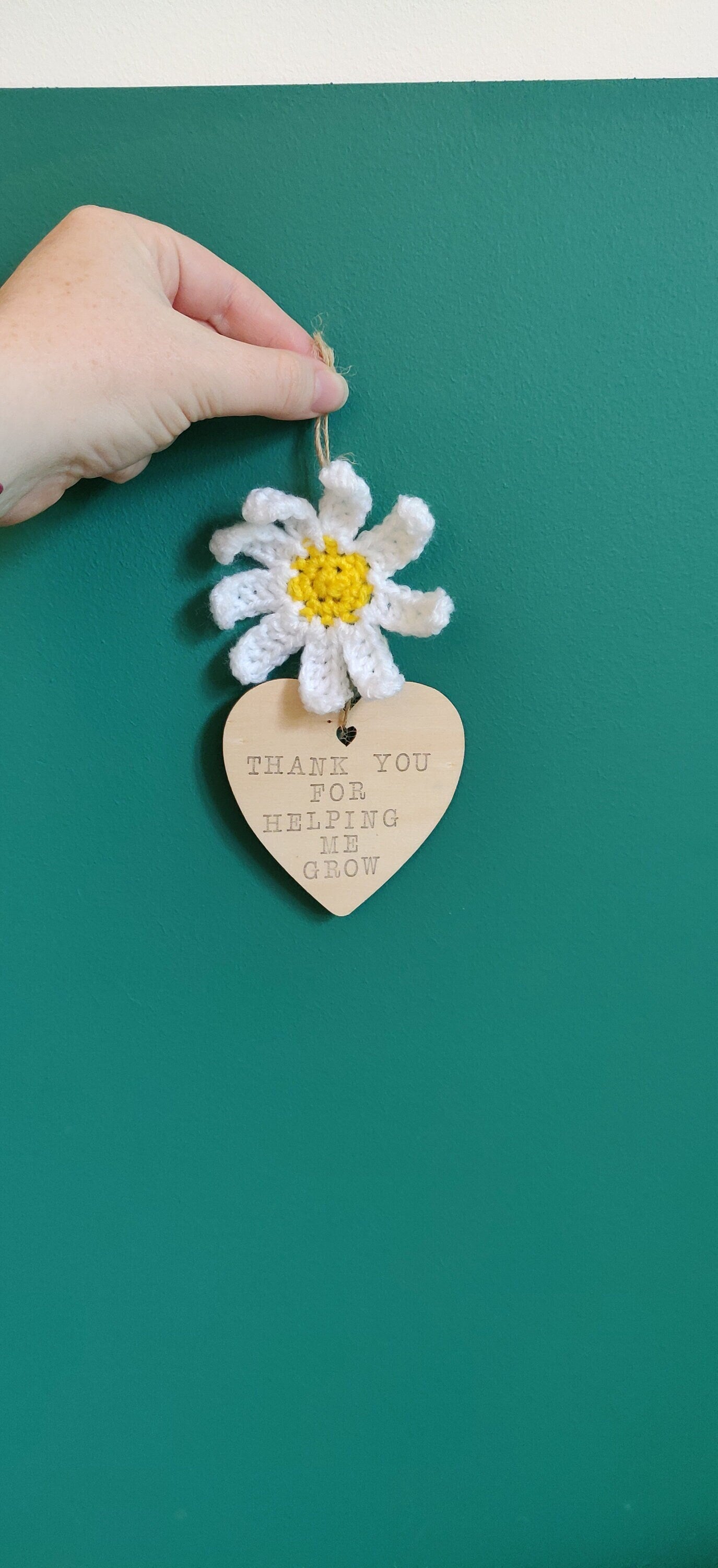 Thank You For Helping Me Grow Teacher Gift, Daisy Teacher Gift, Teacher Sign, Unique Teacher Gift, Teacher Wall, Teacher Hanging Heart