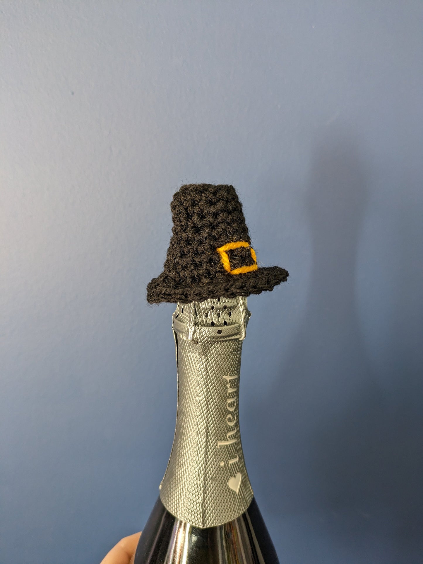 Thanksgiving Pilgrim Mini Hat, Bottle Cost Decor, Harvest, Fall, Autumn Decoration, Table Setting, Crochet Hat for Animals, Black Hat
