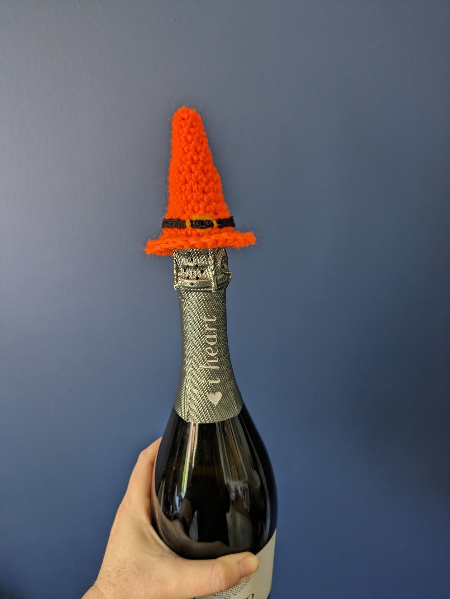 Mini Witch Hat Bottle Topper: Gothic Halloween Decor