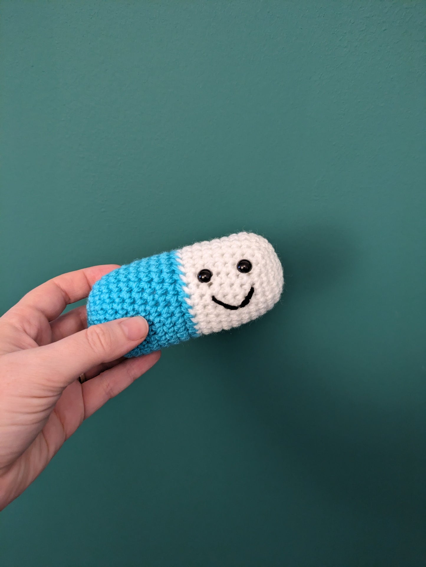 Crochet Chill Pill, Happy Pill Stree Ball, Pocket Hug Gift, Anxiety Gift, Worry Bear for Men and Women, Colleague Gift, Desk Joke Plushie