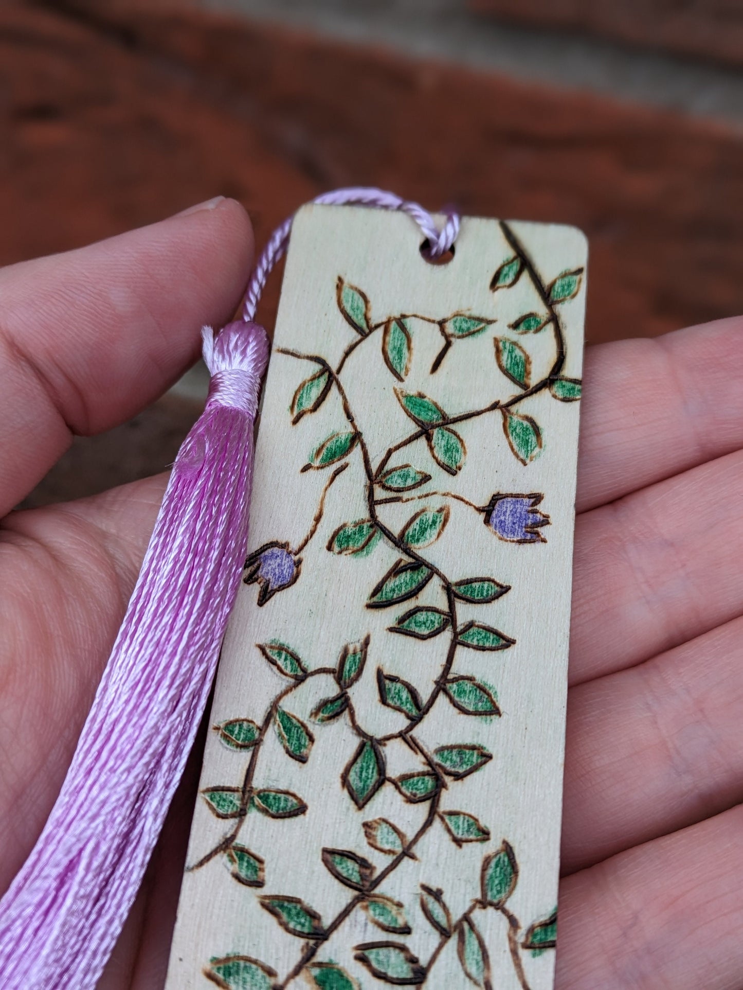 Green leaf Bookmark Gift, Wooden Flower Book Marker, Tulip Book Accessories, Tassel, Book Lover Gift, Geometric Design, Wood Burnt