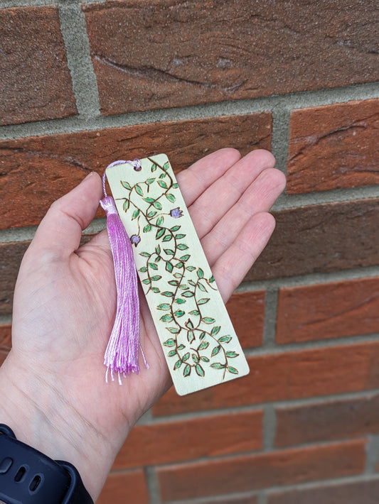 Green leaf Bookmark Gift, Wooden Flower Book Marker, Tulip Book Accessories, Tassel, Book Lover Gift, Geometric Design, Wood Burnt