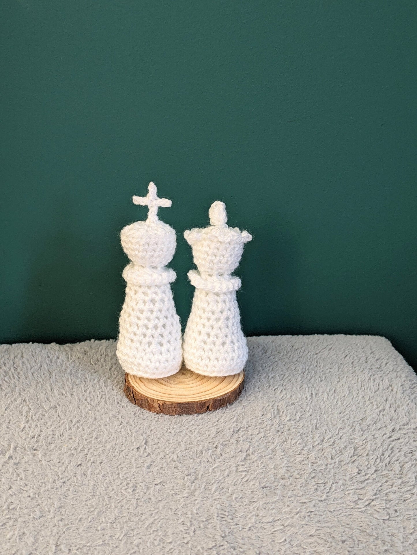 Chess King and Queen Keepsakes, Anniversary, Wedding Gift, Cake Topper, Perfect Mate, Crochet Chess Set Game Gift, Black, White Chess Pieces