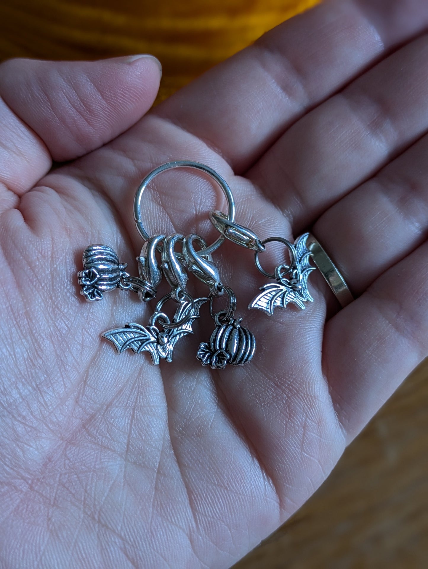 Set of Four Crochet Stitch Markers, Halloween Craft, Kitting Stitch Marker UK, Crochet Accessories, Gift for Crafter, Pumpkin and Bat Charm