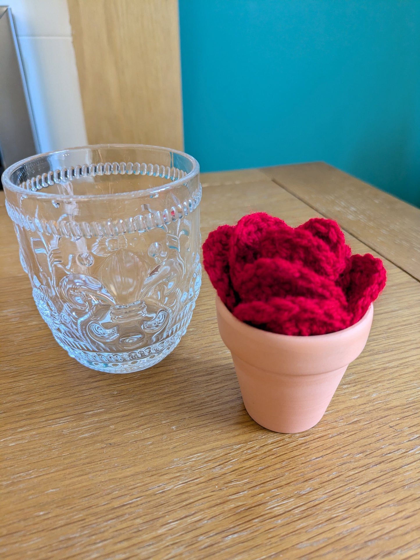Heart Coasters, Crochet Red Rose Plant, Anniversary, Valentine Gift, Set of 4 or 6, Romantic Gift for Partner, Wife, Tableware Decorations