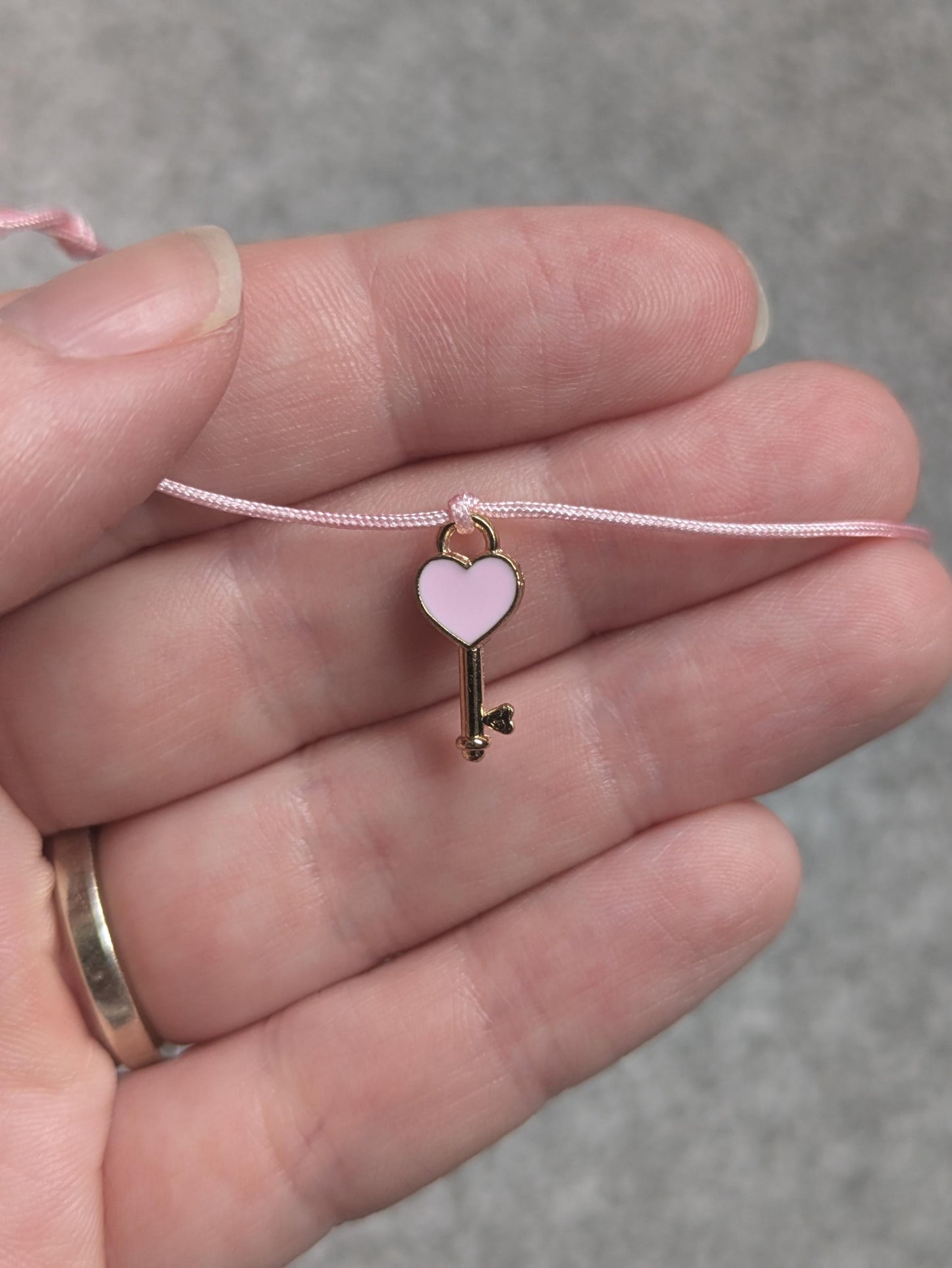 New Home Key Charm Bracelet, Pink Housewarming Gift for Her, New House, New Beginning, Divorce Gift, Moving Home Gift, Leaving Home Bracelet