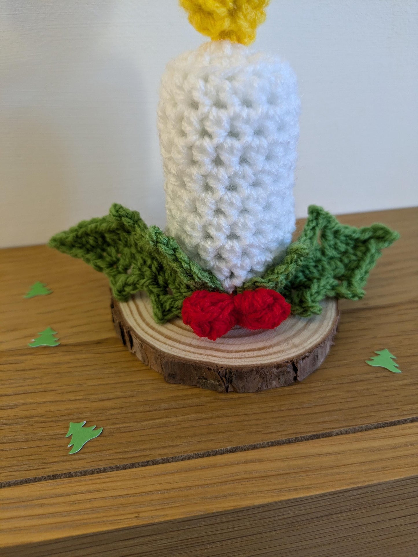 Crochet Candle Christmas Centerpiece: Wood Slice Holly Berry Ornament