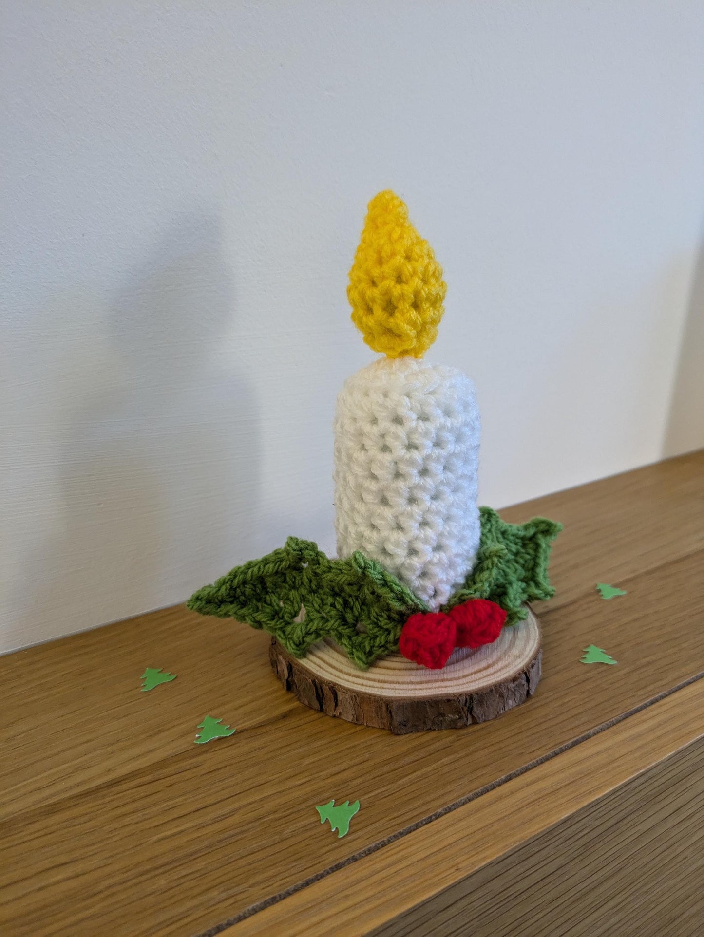 Crochet Candle Christmas Centerpiece: Wood Slice Holly Berry Ornament