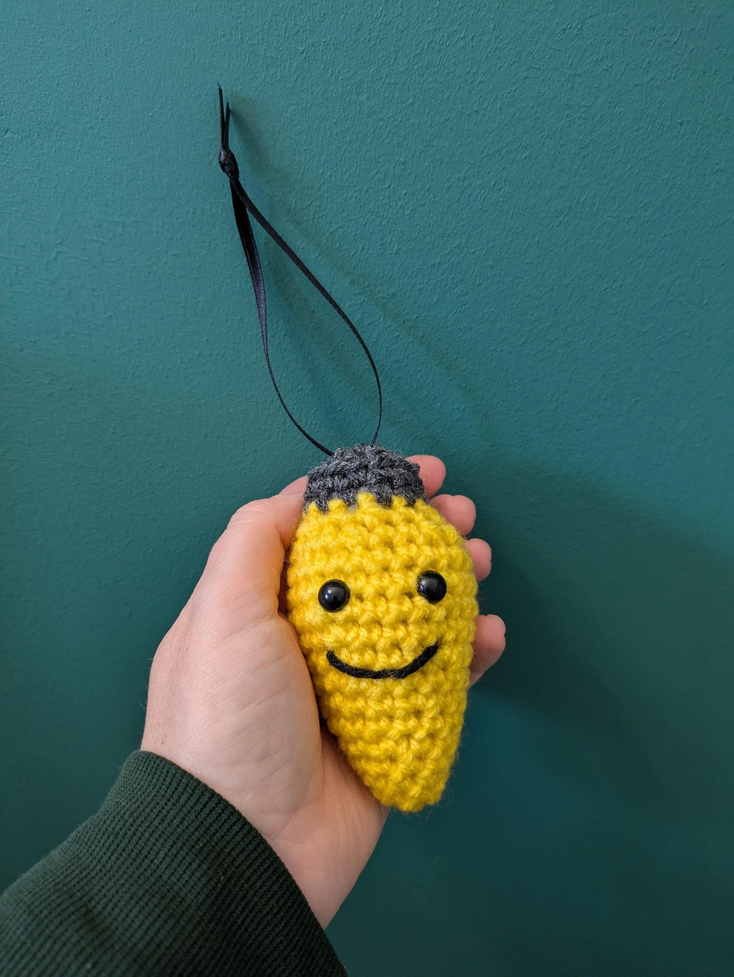 Crochet Christmas Light Ornament, Smiley Face Bauble