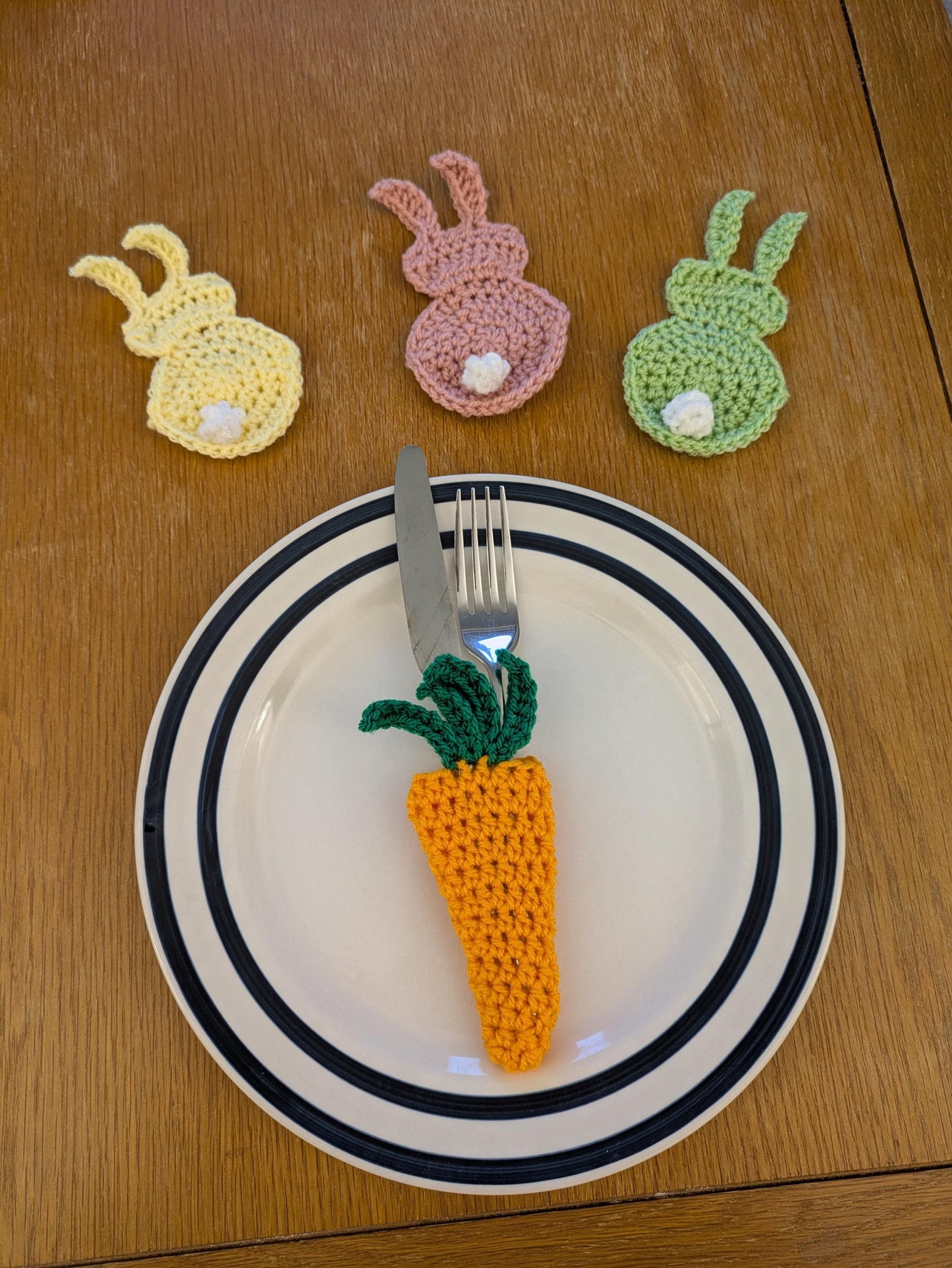 Easter Carrot Cutlery Holder, Carrot Cutlery Pouch, Easter Table Decoration, Pastel Bunny, Crochet Rabbit, Housewarming Gift, Bunny Tail