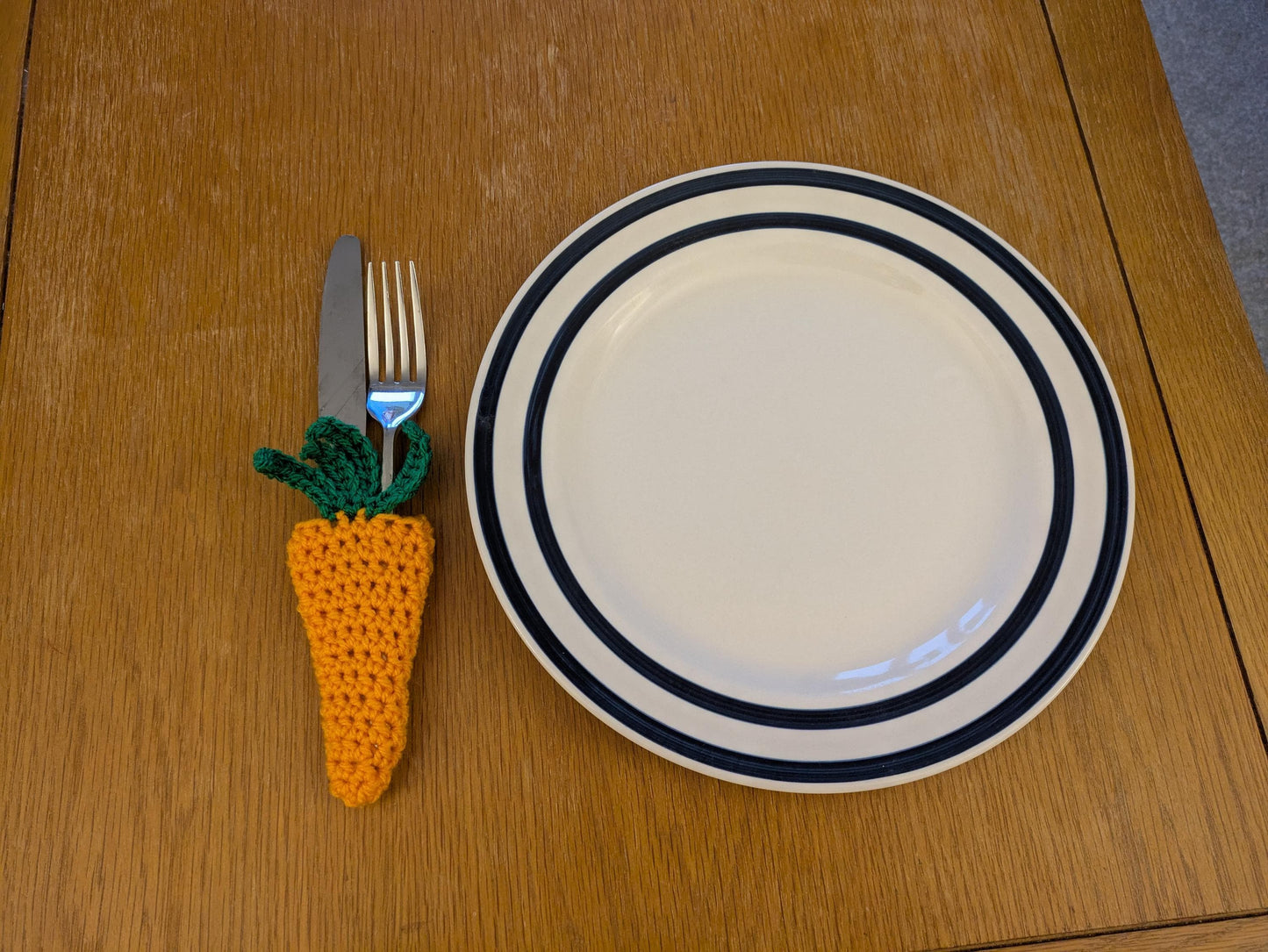 Easter Carrot Cutlery Holder, Carrot Cutlery Pouch, Easter Table Decoration, Pastel Bunny, Crochet Rabbit, Housewarming Gift, Bunny Tail