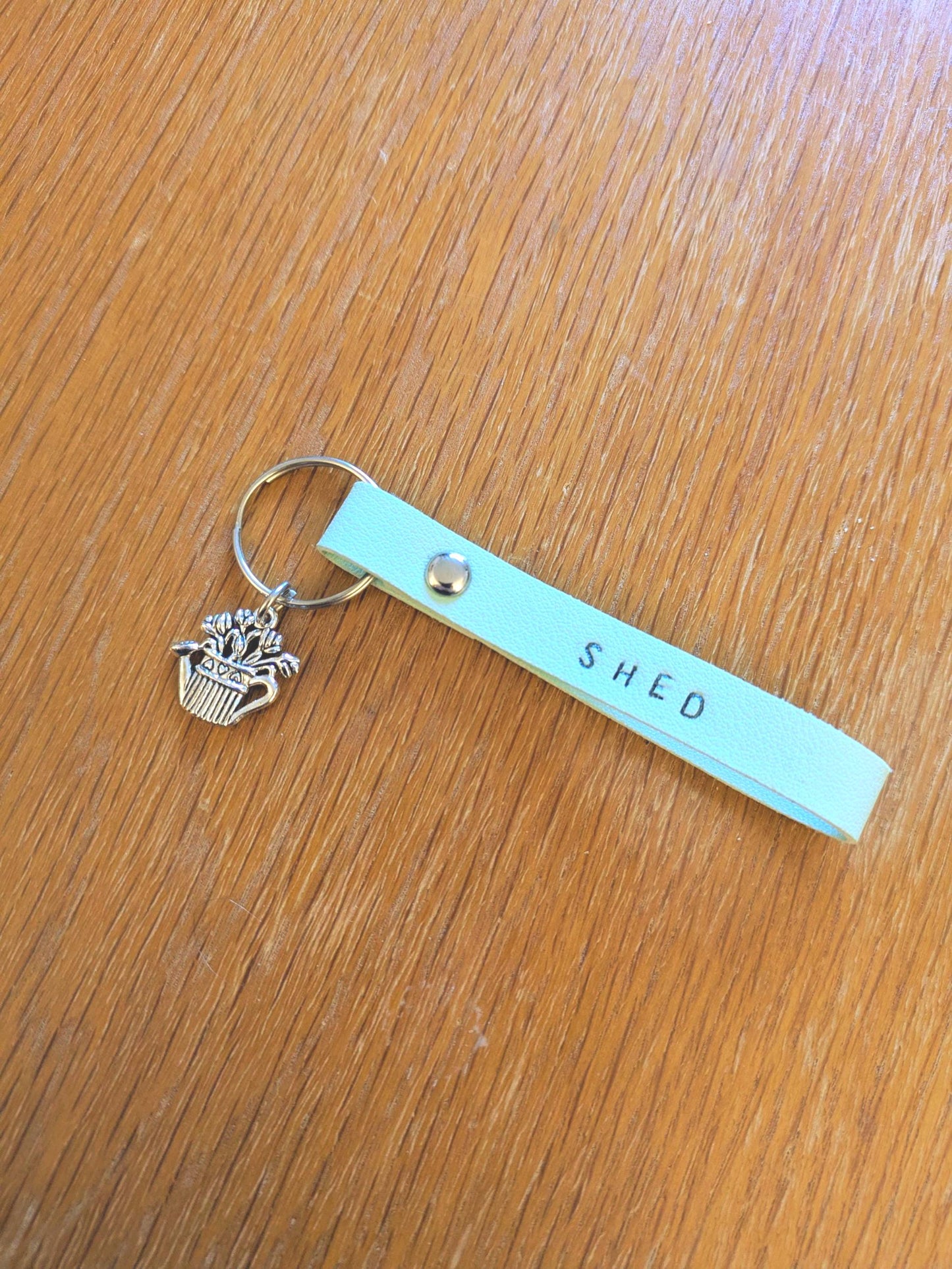 Faux Leather Keyrings with Charms, Personalized Custom Labels for Shed, Garage, Camper & More, PU custom Keychains, Key Organiser, Handmade