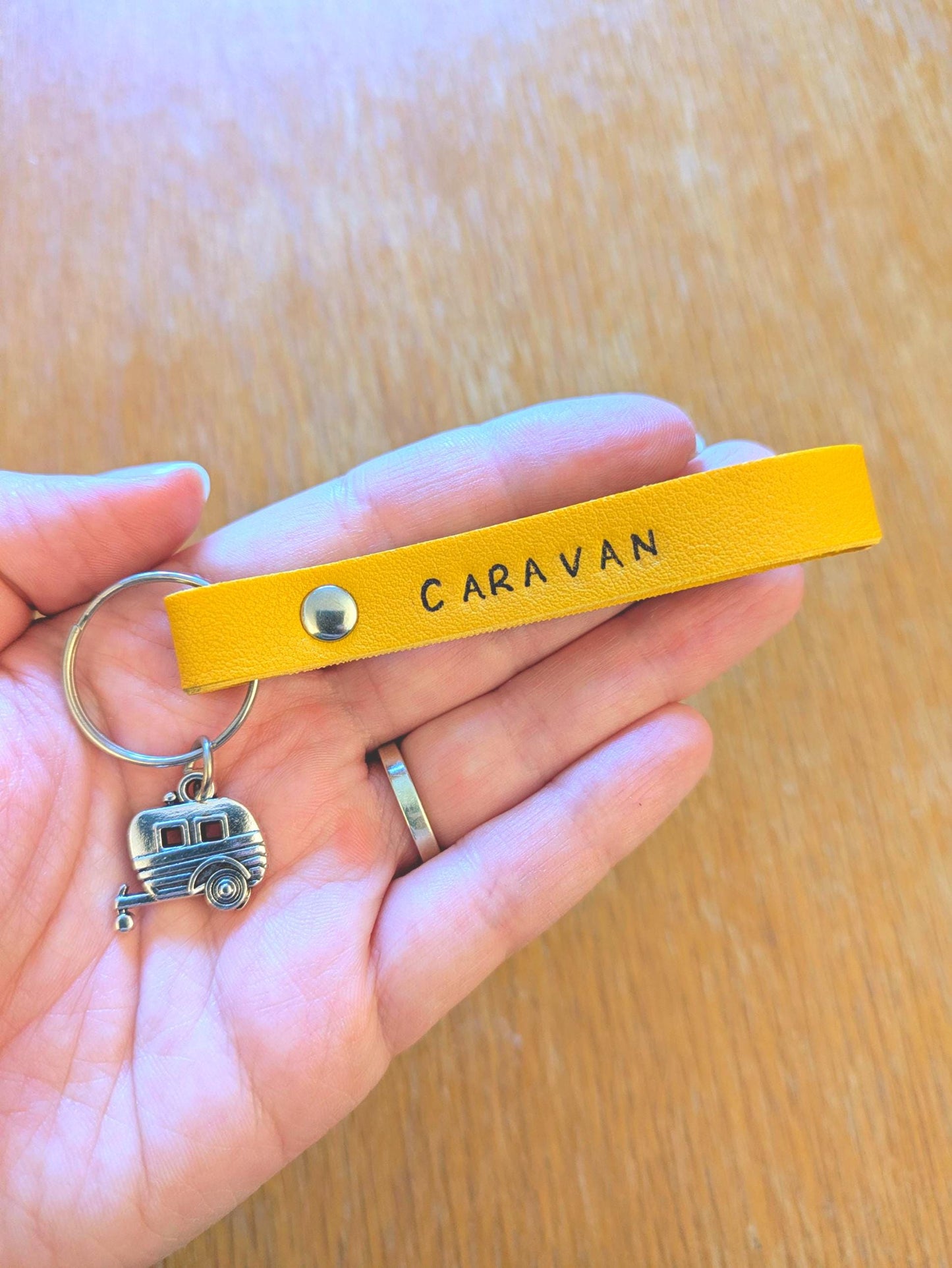 Faux Leather Keyrings with Charms, Personalized Custom Labels for Shed, Garage, Camper & More, PU custom Keychains, Key Organiser, Handmade
