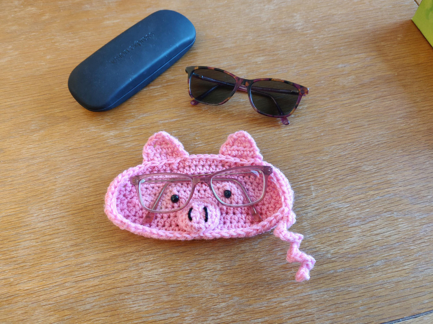 Crochet Glasses Tray, Pink Pig Bear Glasses Holder, Cute Piglet Gift for Glasses Wearer kids, Pig lover, Animal Glasses Accessories, Case