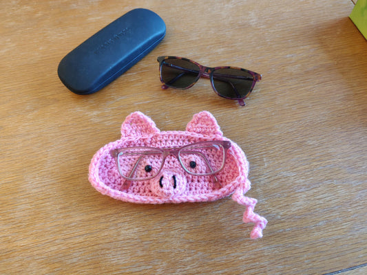 Crochet Glasses Tray, Pink Pig Bear Glasses Holder, Cute Piglet Gift for Glasses Wearer kids, Pig lover, Animal Glasses Accessories, Case