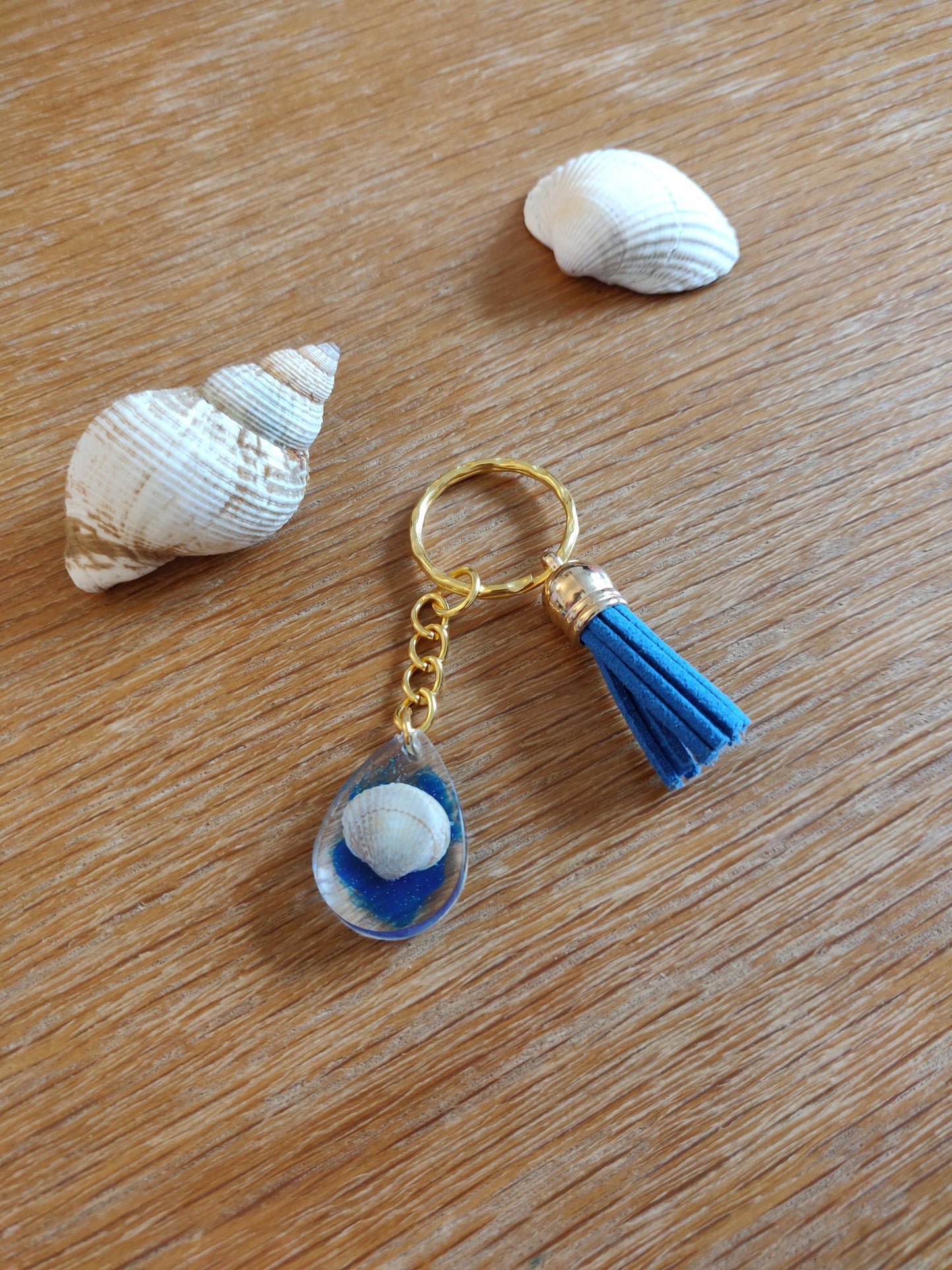 Resin Shell Keychain, Handmade Beach Bag Charm, Shell Keyring with Tassel, Unique Keyring for Her, Blue Water, Sea Themed Teacher Gift