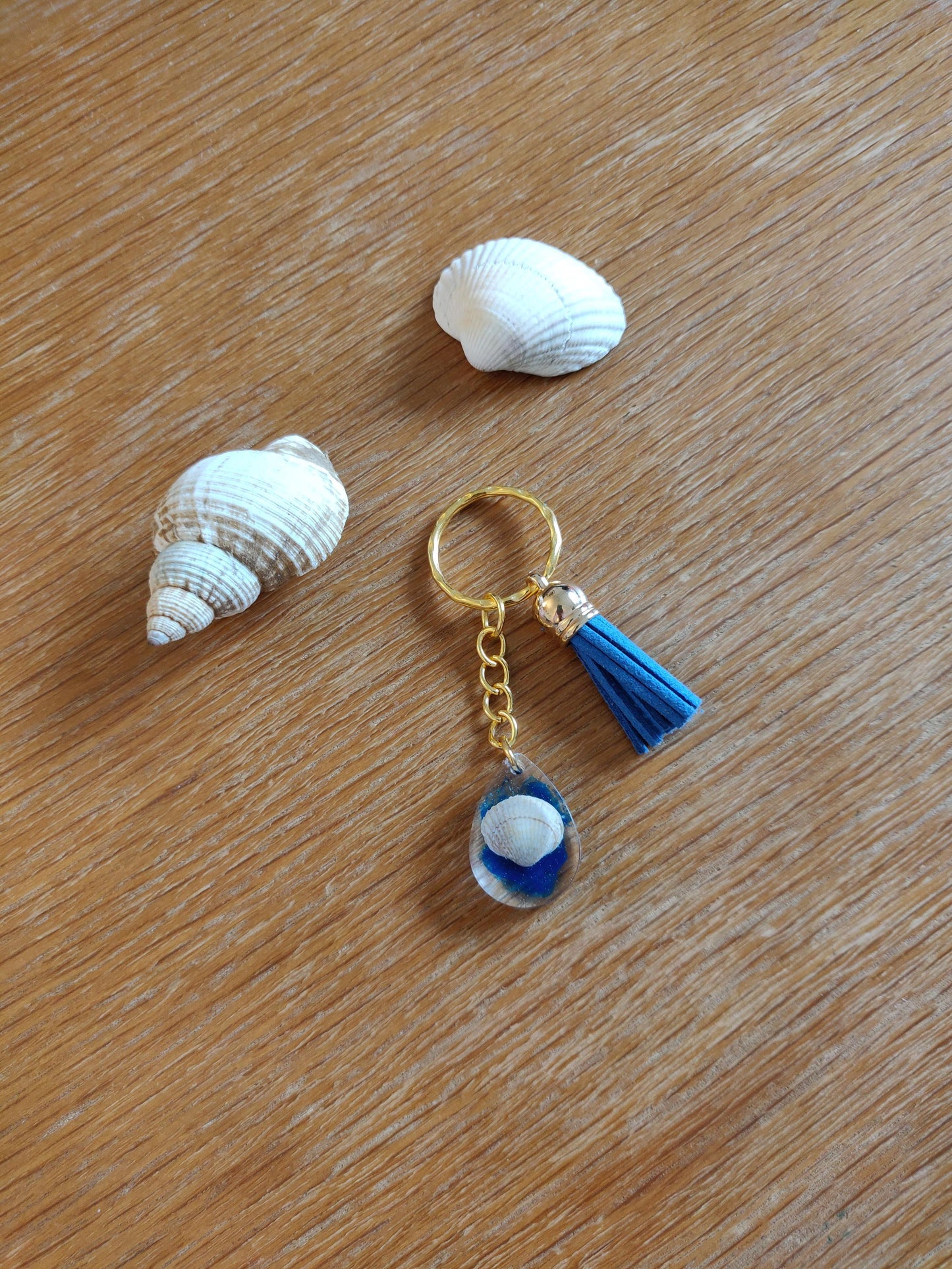 Resin Shell Keychain, Handmade Beach Bag Charm, Shell Keyring with Tassel, Unique Keyring for Her, Blue Water, Sea Themed Teacher Gift