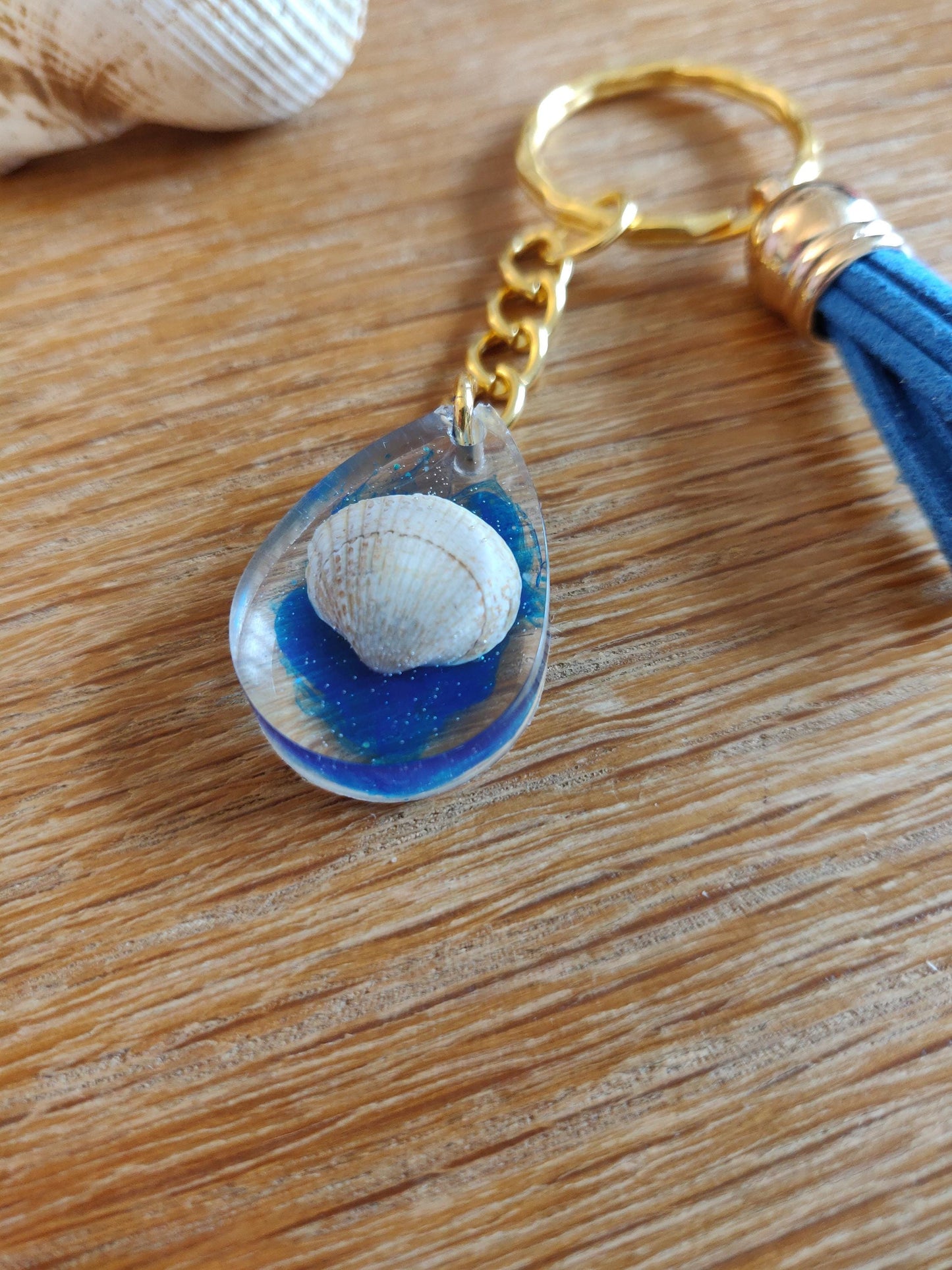 Resin Shell Keychain, Handmade Beach Bag Charm, Shell Keyring with Tassel, Unique Keyring for Her, Blue Water, Sea Themed Teacher Gift