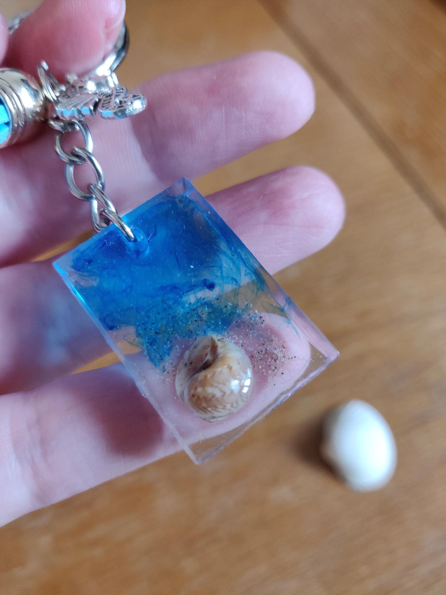 Resin Shell Keychain, Handmade Beach Bag Charm, Shell Keyring with Tassel, Unique Keyring for Her, Seahorse Charm, Sea Themed Teacher Gift