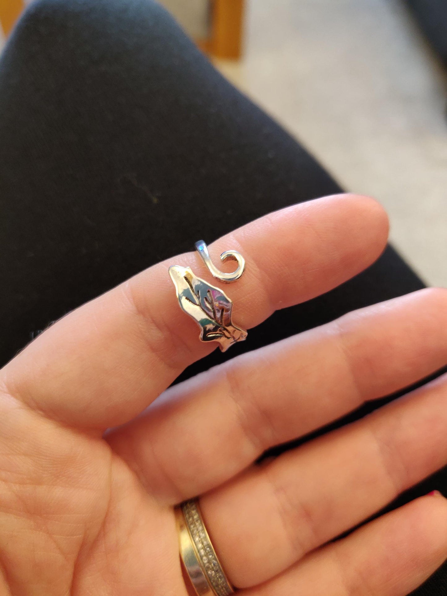 Crochet Tension Ring: Adjustable Silver Flower Yarn Guide
