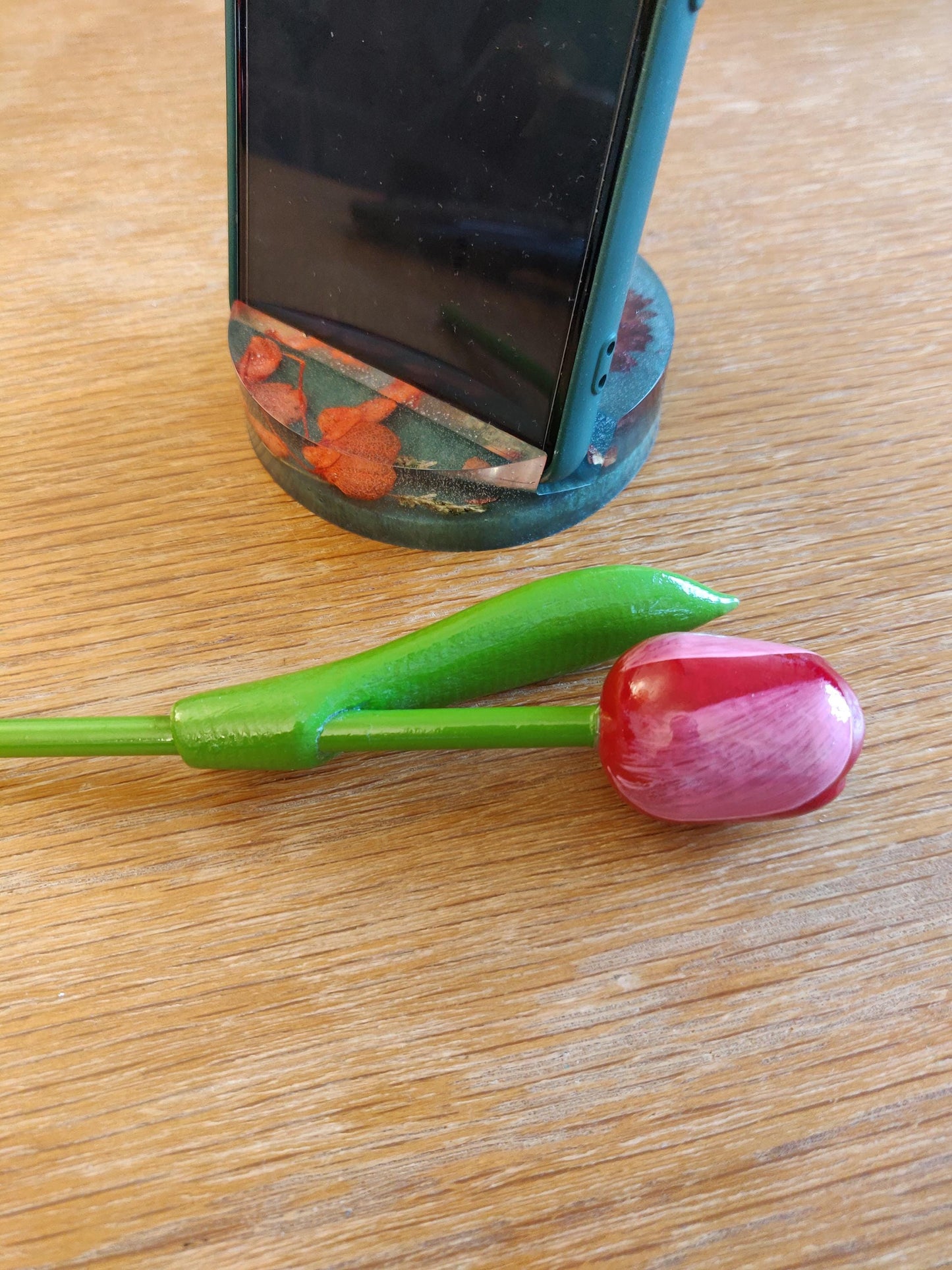 Emerald Green Resin Phone Stand, Dried Floral Desk Decor