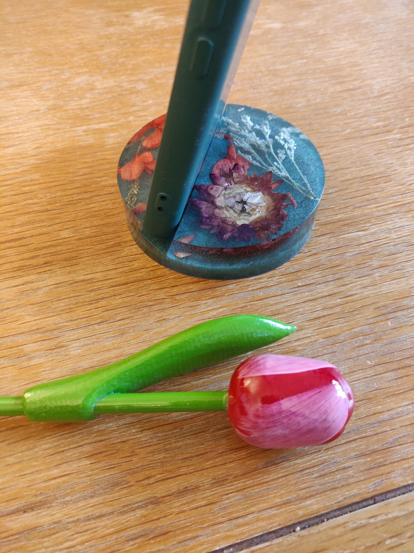 Emerald Green Resin Phone Stand, Dried Floral Desk Decor