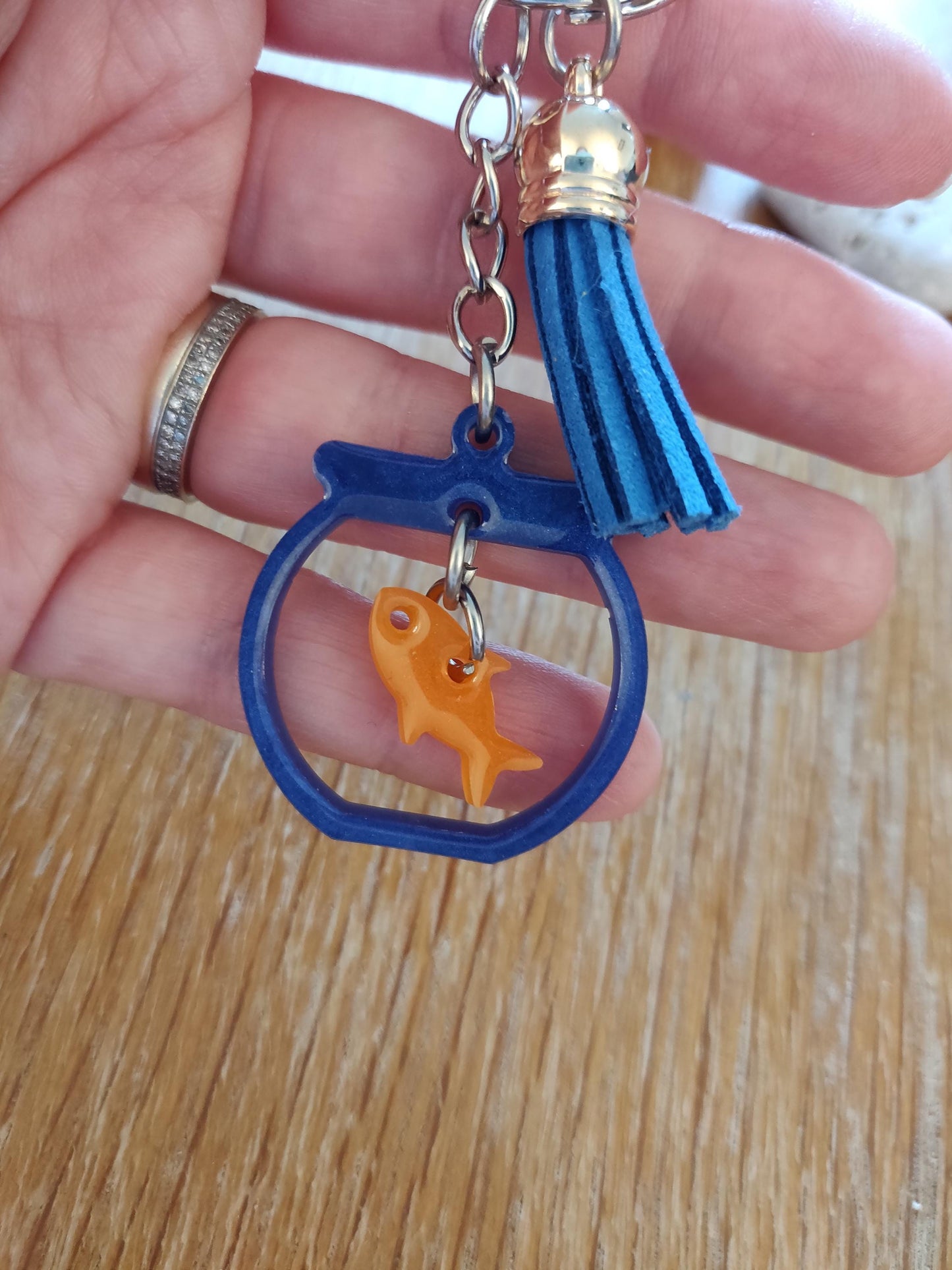 Goldfish Bowl Keychain, Swimming Fish Keyring with Tassel, Bag Charm