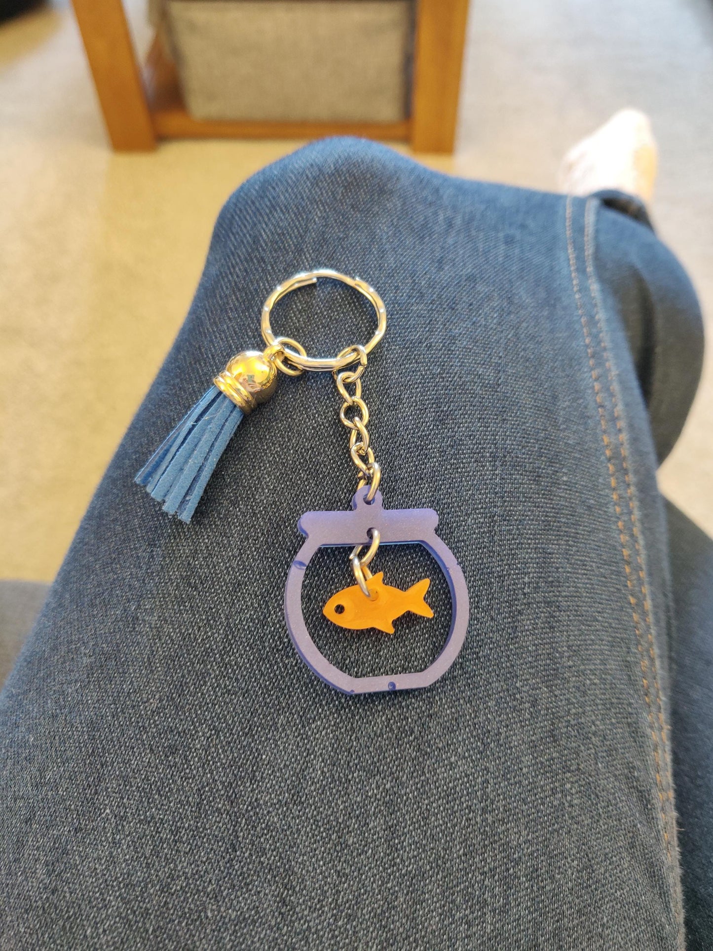 Goldfish Bowl Keychain, Swimming Fish Keyring with Tassel, Bag Charm