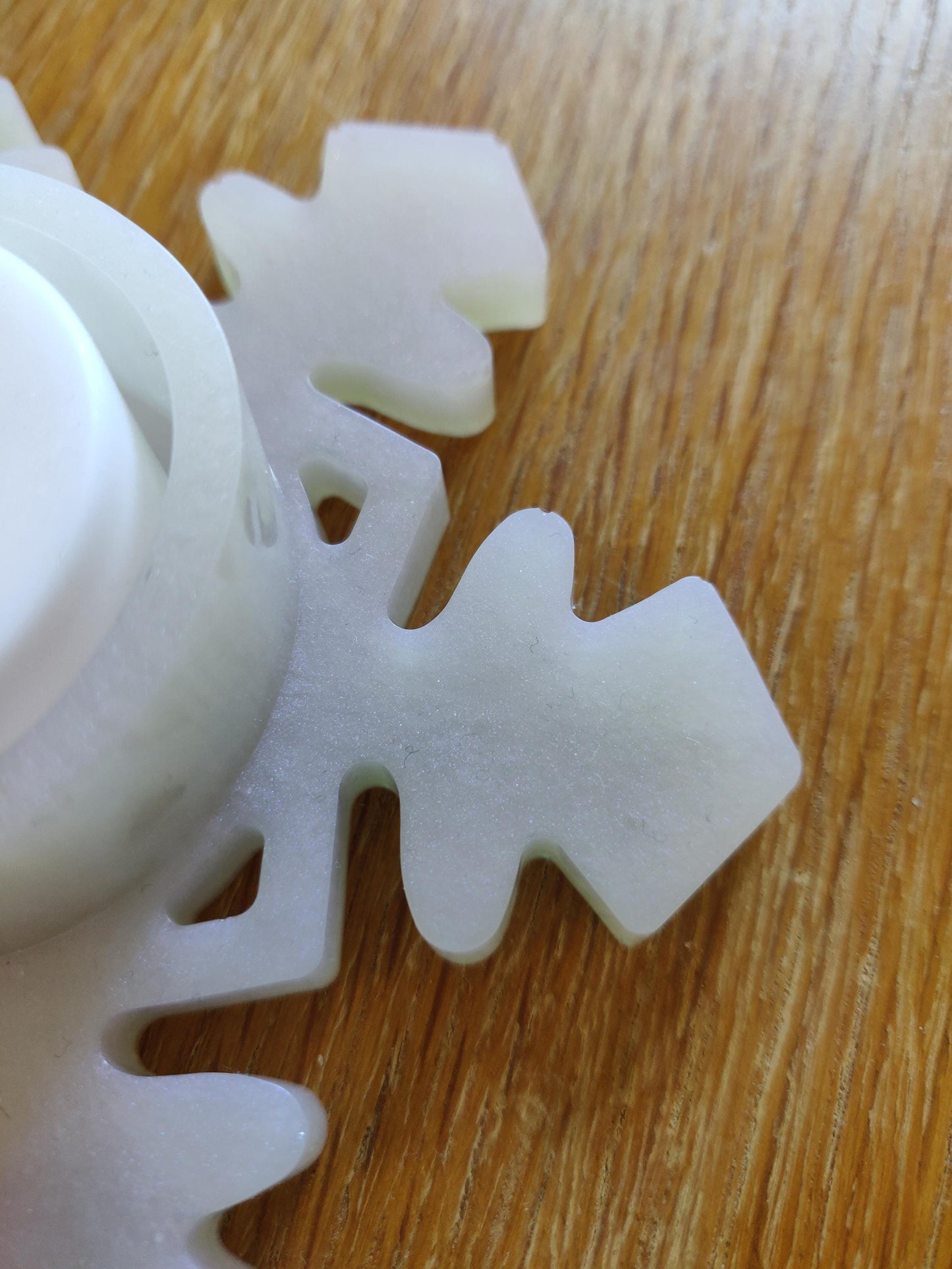 Resin Snowflake Tea Light Holder: Winter Christmas Table Decor