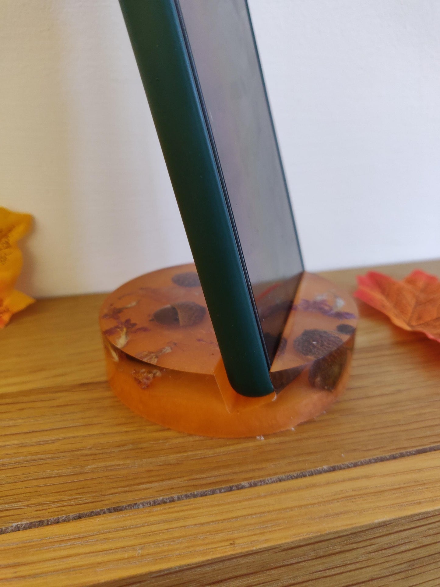 Autumn Resin Phone Stand: Fall Leaf & Acorn Desk Decor