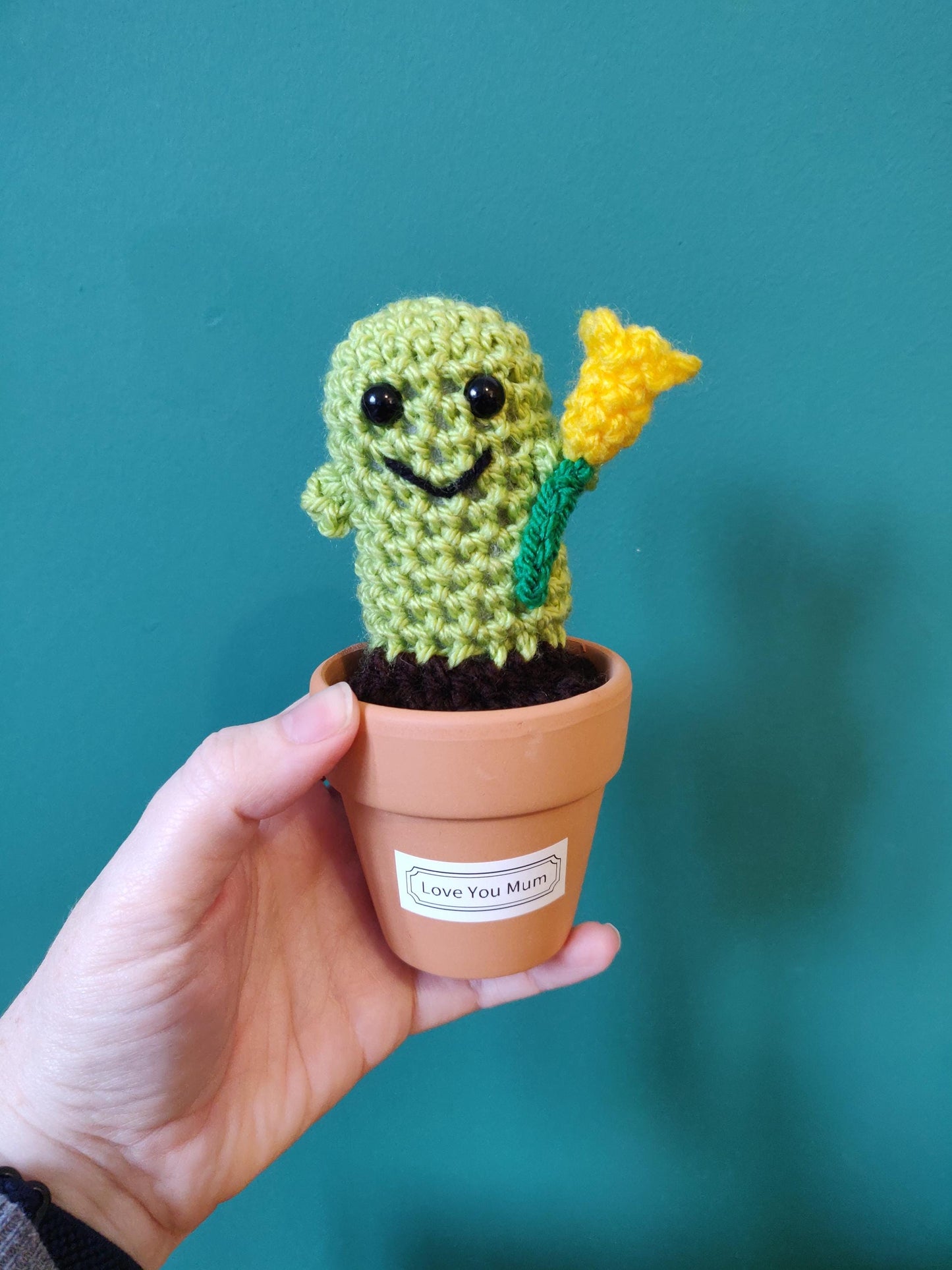 Mothers Day cactus with Tulip Flower, Mini Crochet Cactus, Gift for Mum, Desk Decor