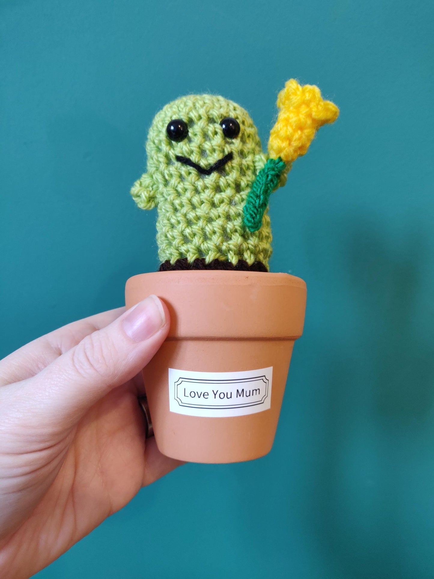 Mothers Day cactus with Tulip Flower, Mini Crochet Cactus, Gift for Mum, Desk Decor