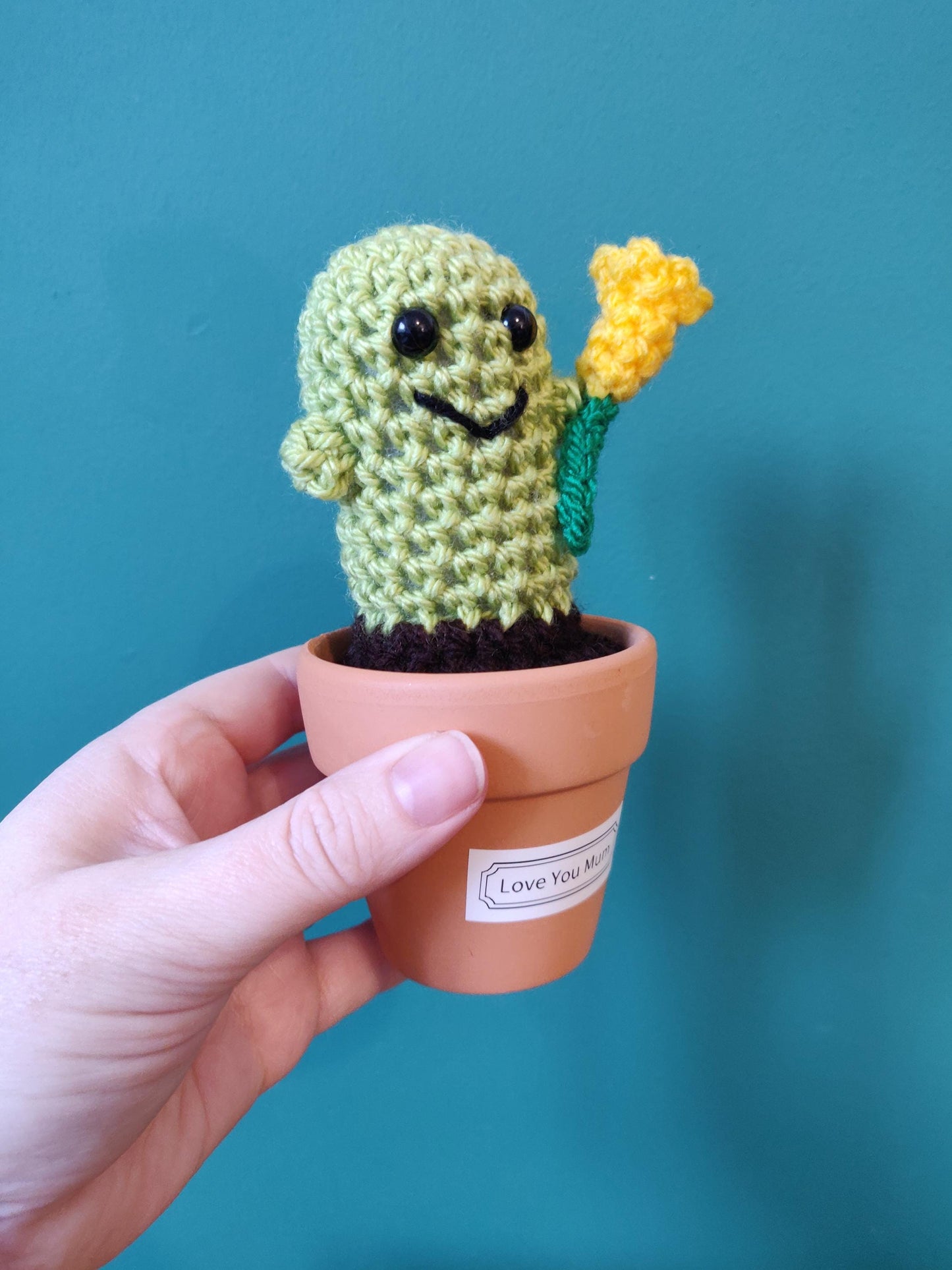 Mothers Day cactus with Tulip Flower, Mini Crochet Cactus, Gift for Mum, Desk Decor